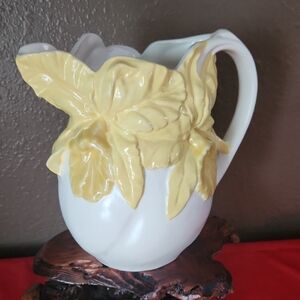 VTG Signed Ceramic Daffodil Pitcher, EUC